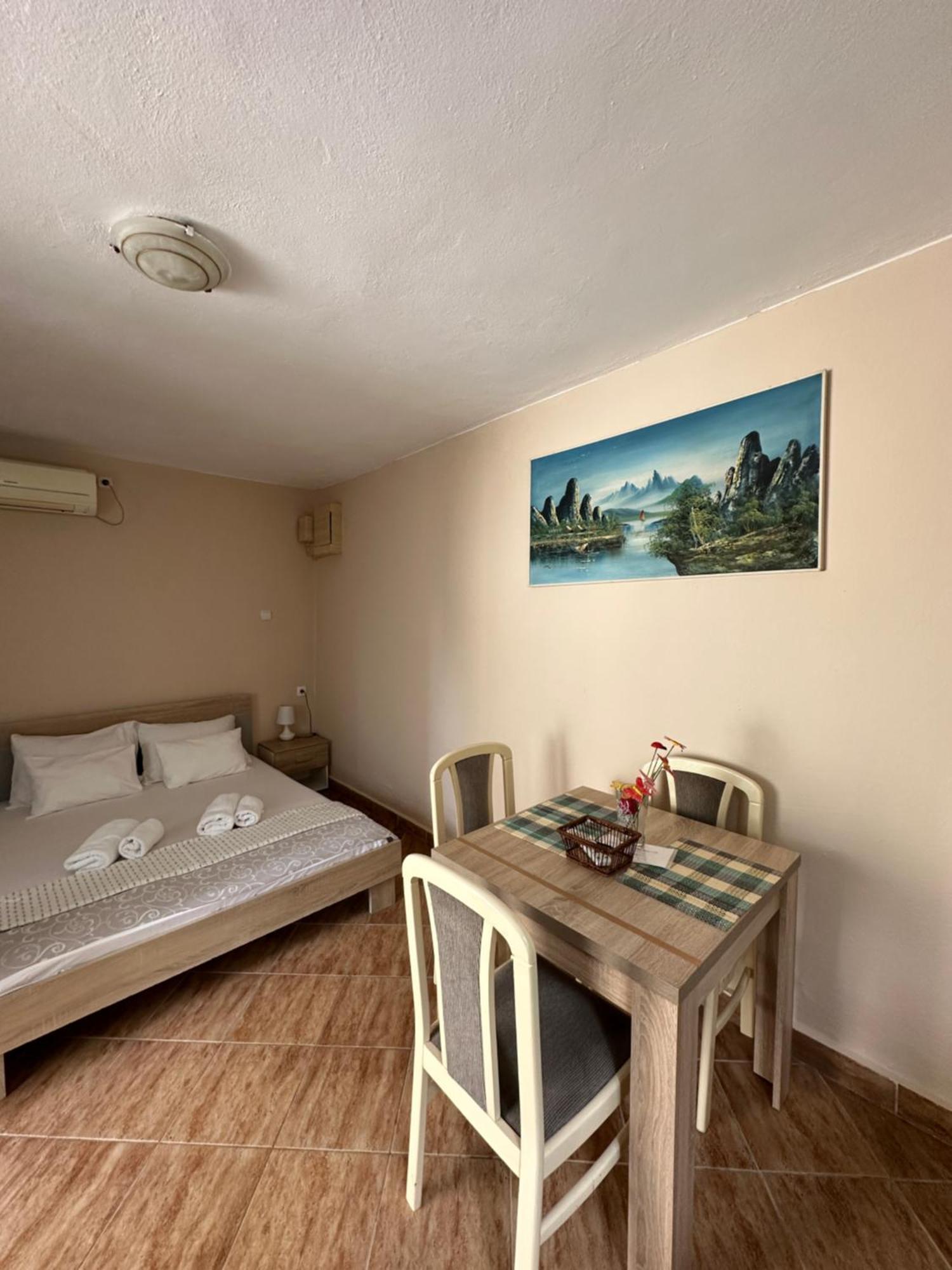 Apartman Nina Рисан Екстериор снимка