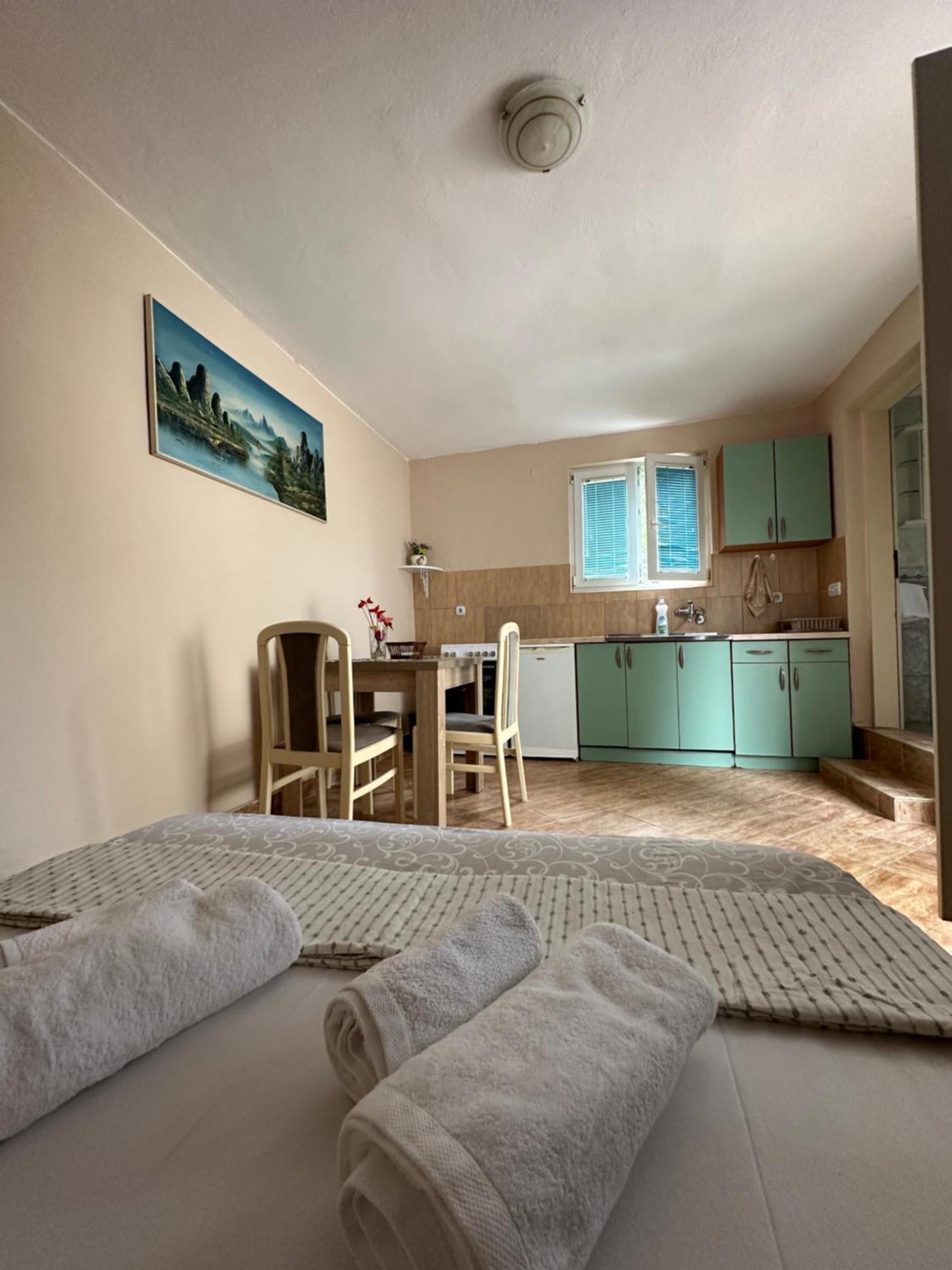 Apartman Nina Рисан Екстериор снимка