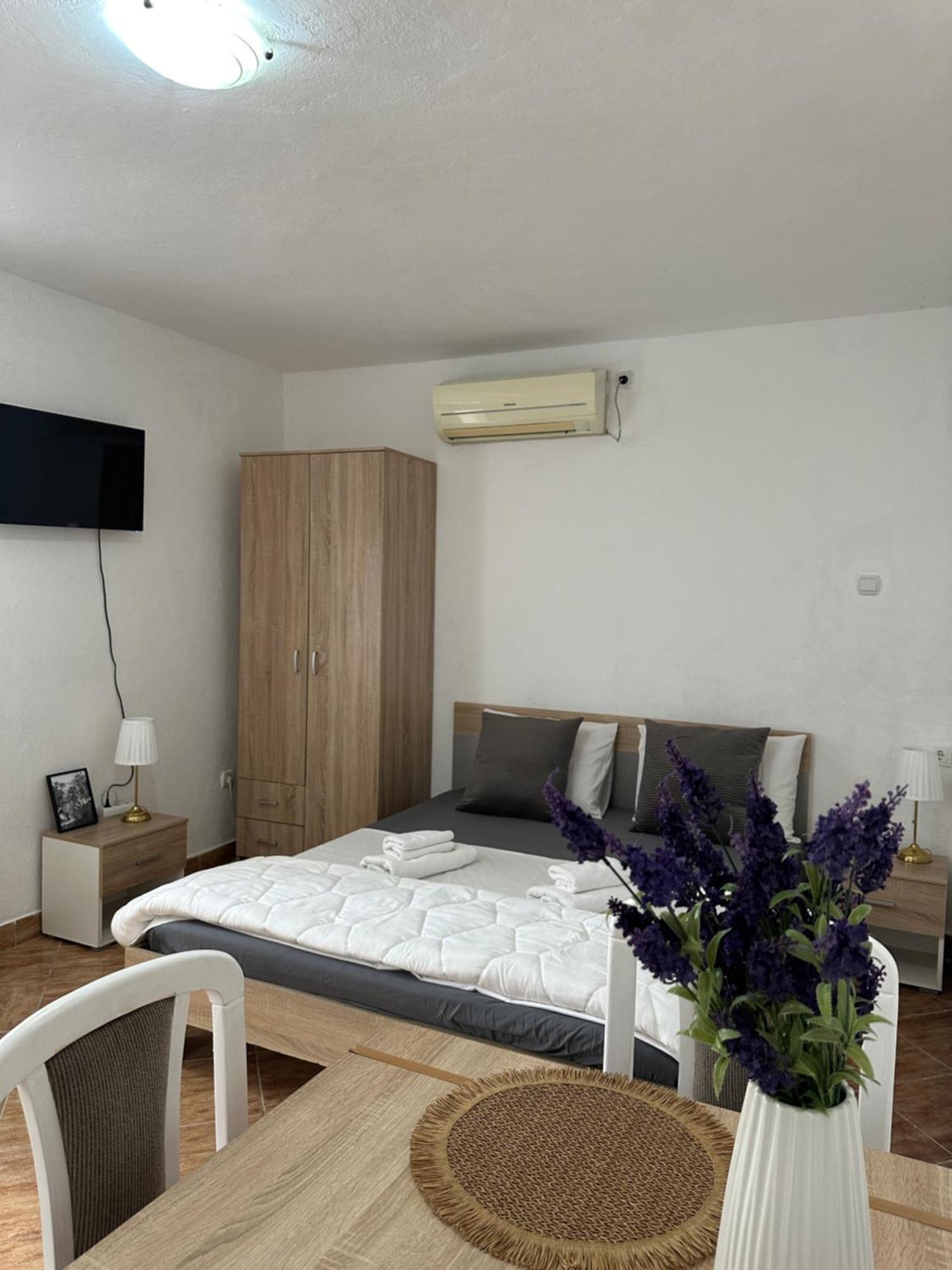 Apartman Nina Рисан Екстериор снимка