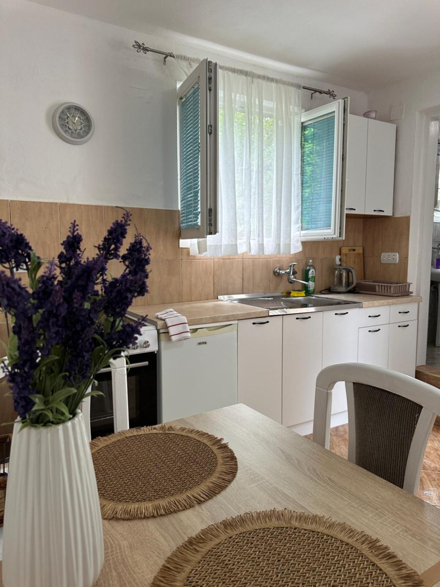 Apartman Nina Рисан Екстериор снимка